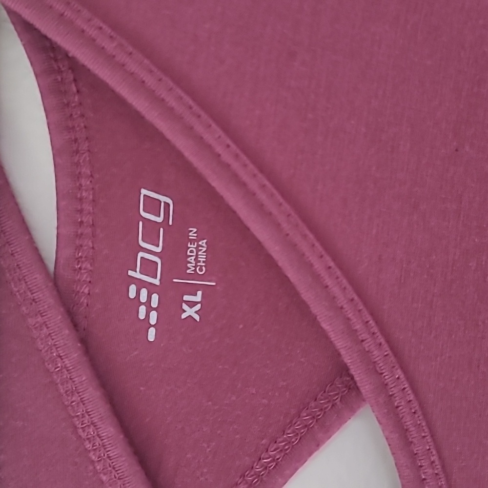 Keyhole top - Picture 3 of 3